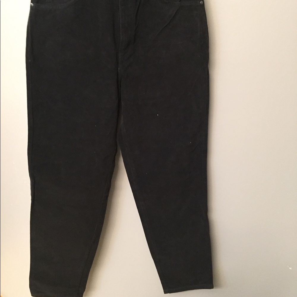 NEW NEVER WORN WOMEN'S LEVI JEANS